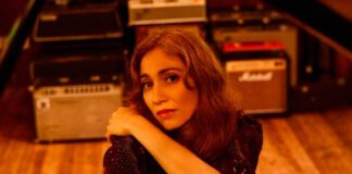 Regina Spektor lança o single “Up the Mountain” do álbum ‘Home, before and after’