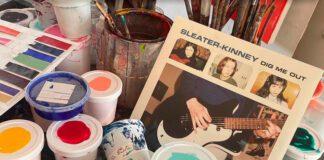 Sleater-Kinney anuncia álbum de covers de ‘Dig Me Out’ com St. Vincent, Courtney Barnett, Wilco e mais