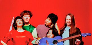 Superorganism revela uma jornada de ansiedades no single “crushed.zip”