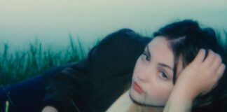 Angel Olsen lança cover de “One Too Many Mornings”, de Bob Dylan, para a série ‘Iluminadas’