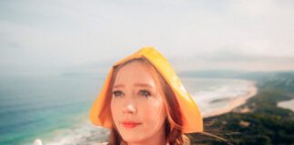 Julia Jacklin anuncia o álbum ‘Pre Pleasure’ com o single “Lydia Wears A Cross”