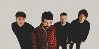 Kasabian anuncia o álbum ‘The Alchemist’s Euphoria’ com o single “SCRIPTVRE”