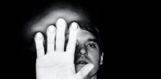 Will Butler, ex-Arcade Fire, lança as faixas “A Stranger’s House” e “Nearer to Thee”