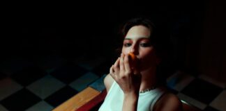 King Princess lança as faixas “Too Bad” e “Cursed” do álbum ‘Hold On Baby’