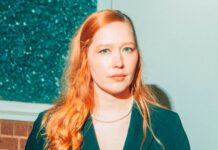 Julia Jacklin canta sobre explodir de amor no single “Love, Try Not To Let Go”