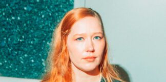 Julia Jacklin canta sobre explodir de amor no single “Love, Try Not To Let Go”
