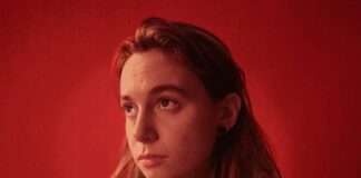 Julien Baker lança a faixa “Guthrie” e anuncia EP de b-sides do álbum ‘Little Oblivions’