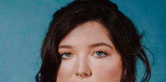 Lucy Dacus apresenta cover cativante de “Believe”, clássico de Cher