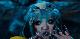 Björk apresenta a era do álbum ‘Fossora’ com o single “Atopos”
