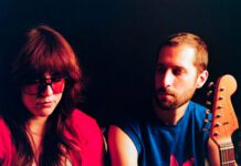 DSCVR ON: Poster Child, Kowloon, Lindsey Rose Black, Yes We Mystic, Etui e mais