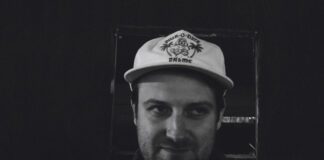 DSCVR ON: Tender Glue, Timeless Void, BowTie Fridays, dvd, HOAX e mais