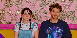 Magdalena Bay organiza a festa dos sonhos no videoclipe de “Unconditional”