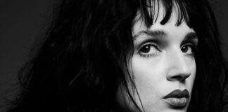 Poppy anuncia o EP ‘Stagger’ e lança o vingativo single “FYB”