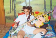 Após três anos, Chela retorna com o single “Cool 2B Queer”