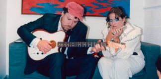 Metronomy anuncia edição especial do álbum ‘Small World’ e reimagina a faixa “Love Factory”