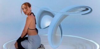 Tei Shi lida com as próprias intuições no single “BAD PREMONITION”