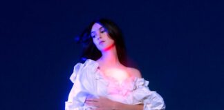 Weyes Blood almeja uma conexão entre amantes no single “Grapevine”