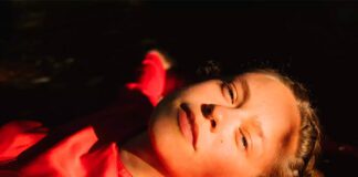 Anna B Savage anuncia o álbum ‘in|FLUX’ com a impecável faixa-título