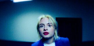 Låpsley e uma metáfora de reviravoltas no single “Hotel Corridors”