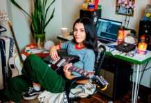 Alex Winston lança “Watching Him Fade Away”, cover de Mac DeMarco