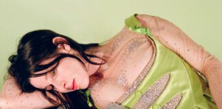 Buzzy Lee anuncia o álbum ‘Internal Affairs’ com o single “Cinderblock”
