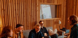 The National lança o nostálgico e amoroso single “New Order T-Shirt”