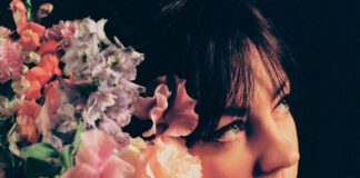 Angel Olsen anuncia o EP ‘Forever Means’ com o single “Nothing’s Free”