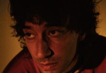 Albert Hammond Jr., dos Strokes, anuncia álbum solo e lança single com GoldLink