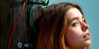 L Devine tenta suprir emoções e vulnerabilidade no caótico single “Push It Down”