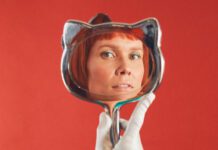 Oh Land canta sobre a vida nas redes sociais no single “Bleeed” e anuncia novo álbum