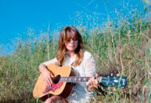 Ruth Radelet retorna com a faixa “Leaving The Table”, cover de Leonard Cohen