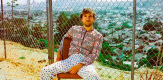 Angelo De Augustine lança o single “The Ballad of Betty and Barney Hill”