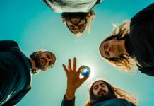 O quarteto paulista de rock psicodélico BIKE lança o álbum ‘Arte Bruta’