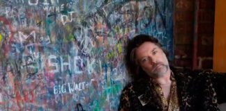 Rufus Wainwright lança “Harvest”, cover de Neil Young, com Andrew Bird e Chris Stills