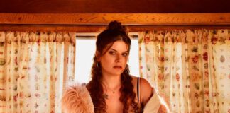 Bethany Cosentino lança a balada romântica “Easy” do álbum ‘Natural Disaster’