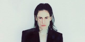 Christine and the Queens lança o single “A day in the water” do álbum ‘PARANOÏA, ANGELS, TRUE LOVE’