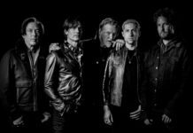Queens of the Stone Age lança o single “Paper Machete” do álbum ‘In Times New Roman…’