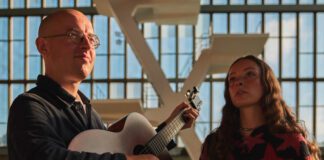 Bombay Bicycle Club lança o single “Diving” em parceria com Holly Humberstone