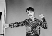 Alan Palomo lança as faixas “Club People” e “La Madrileña”, repletas de saxofone, sintetizadores e sensualidade