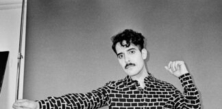 Alan Palomo lança as faixas “Club People” e “La Madrileña”, repletas de saxofone, sintetizadores e sensualidade