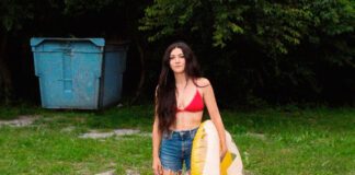 Alex Winston encontra alegria numa paisagem infernal no single “Hot One”