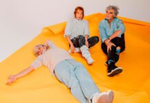 Blonde Redhead lança o single “Before” do álbum ‘Sit Down for Dinner’