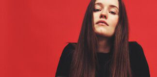 Sigrid dá sinais do terceiro disco de estúdio e lança o single “The Hype”