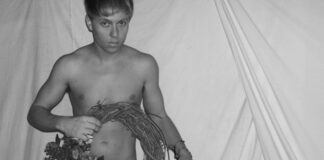 The Drums canta sobre sentimento e conexão no single “The Flowers”