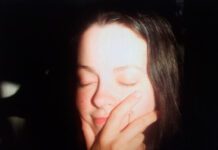 Tirzah lança de surpresa o álbum ‘trip9love…???’ produzido por Mica Levi