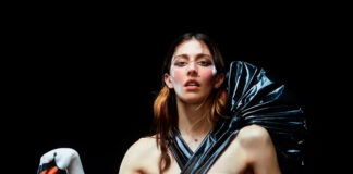 Caroline Polachek lança “Dang”, faixa descartada do álbum ‘Desire, I Want to Turn Into You’