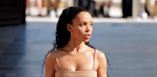 FKA twigs mostra faixas inéditas do terceiro disco na passarela da Semana de Moda de Paris