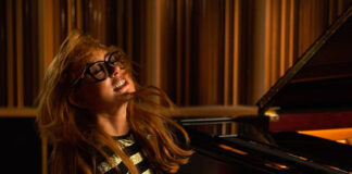 Tori Amos lança cover de “Swimming Pools (Drank)” de Kendrick Lamar