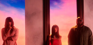 Khruangbin anuncia o álbum ‘A LA SALA’ e lança o single “A Love International”