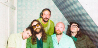 IDLES aborda amor e rebeldia em um relacionamento no single “Gift Horse”